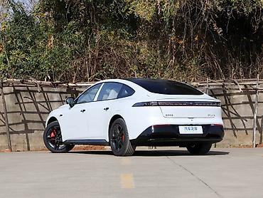 Dongfeng: 🚗 Dongfeng eπ007 – 2026 Model sedan, arxa təkər / 4x4 Menzil — 6