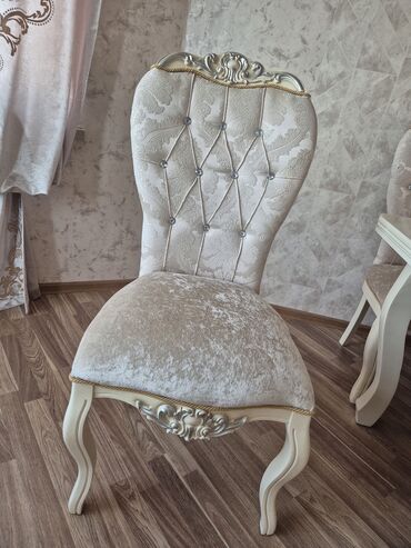 Qonaq otağı dəstləri: Dolab, Komod, Masa və oturacaqlar, Malayziya — 8