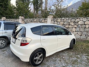Honda: Honda Fit: 2008 г., 1.5 л, Вариатор, Бензин, Хэтчбэк — 2