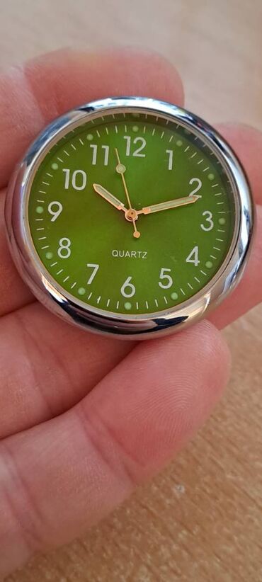 Auto oprema: Sat za automobil - zeleni Izuzetno lep dodatak za Vaš automobil na lalafo.rs — 6 Auto oprema: Sat za automobil - zeleni Izuzetno lep dodatak za Vaš automobil — 6