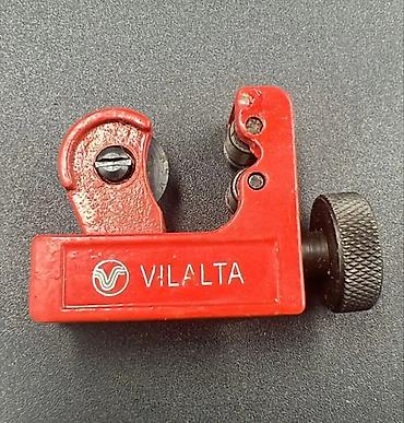 Rezaklar: Turba kəsən qırmızı balaca Bu boru kəsici alət (pipe cutter), metal — 4