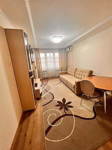 2 комнаты, 46 м², Дордой Плаза ТРЦ 5 этаж, Косметический ремонт