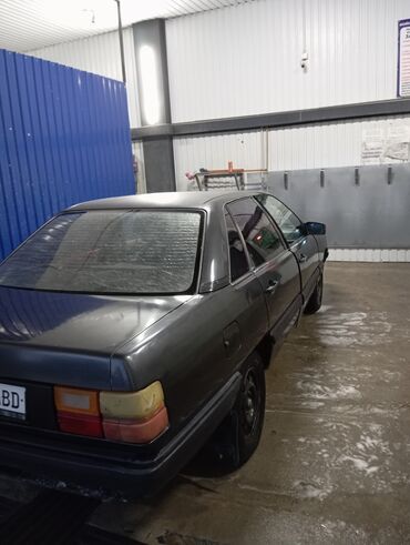 авто лейлек: Audi 100: 1987 г., 1.8 л, Механика, Бензин, Седан