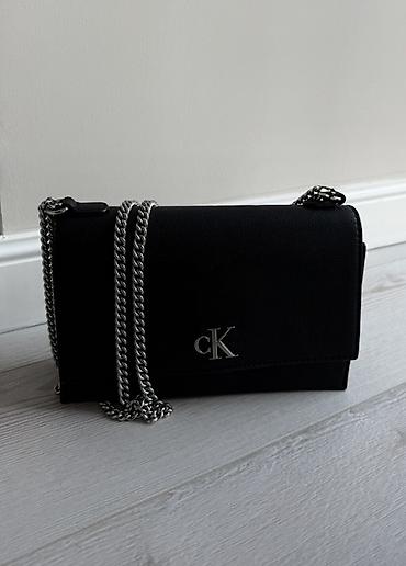 клатчы: Сумка через плечо Calvin Klein. Покупала за 9000, отдам за 2900 - — 1