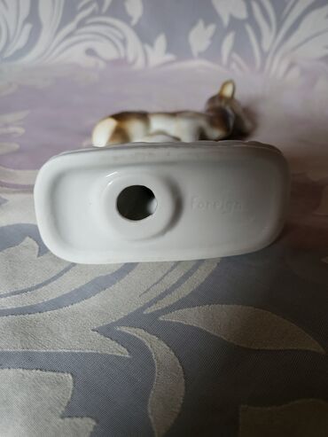 Ostali kućni dekor: Figura nova nemacka foreign 70,80te. Porcelanska figura,sve na njoj — 12