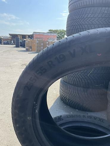 Təkərlər: İşlənmiş Şin Continental 235 / 55 / R 19 — 2