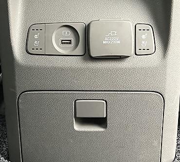 Kia: Kia Carnival: 2020 г., Минивэн — 17