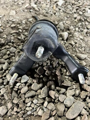 Подушки мотора: Подушка мотора Lexus — 4