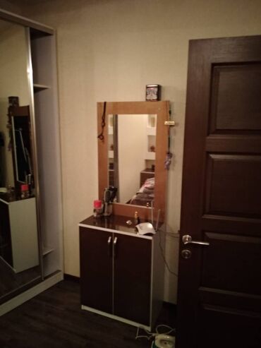 Uzunmüddətli kirayə mənzillər: Sabunçu rayonu,Razin Akkordda,3 otaqlıdan 4 otaqlıya düzəldilmiş,tam — 9