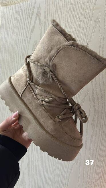 Ugg obuća: Ugg čizme — 5