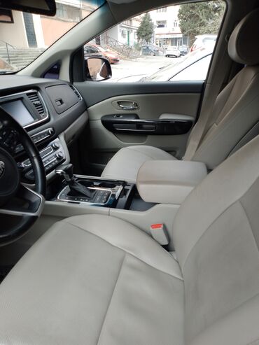 Kia: Kia Carnival / Grand Carnival miniven - Kuzov: qara rəng, geniş və — 15