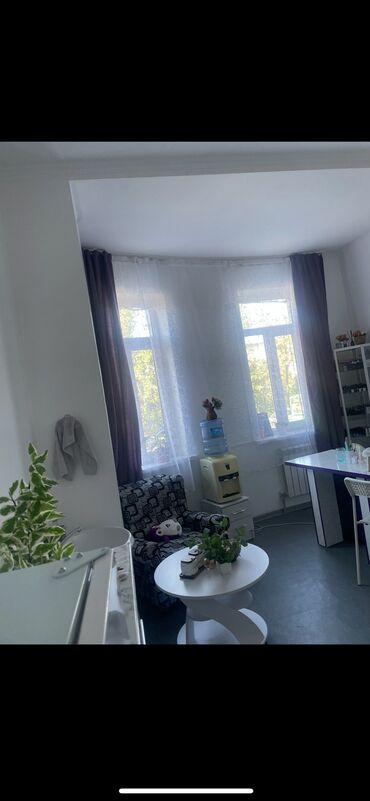 сниму с подселением комнату: Сдаю Кабинет в салоне, 15 м², Для мастера по маникюру