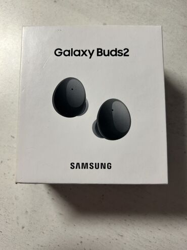 наушник samsung: Продаю Galaxy Buds 2. В идеальном состоянии, всё работает как должно