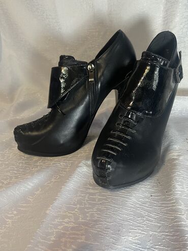 зимний обувь: Ботинки и ботильоны 39, цвет - Черный