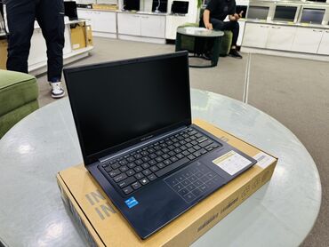 Ноутбуки: Ультрабук, Asus, 8 ГБ ОЗУ, Intel Core i3, 14.3 ", Новый, Для несложных задач, память SSD