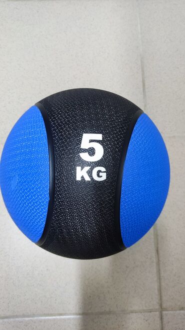 волейбольный мяч бу: Медбол "5 кг". Диаметр 23 см, вес 5 кг