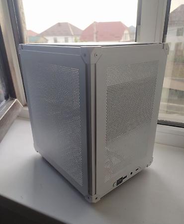 hub type c: Корпус для ПК Mini-ITX/Micro-ATX (белый, перфорированные панели) - — 1