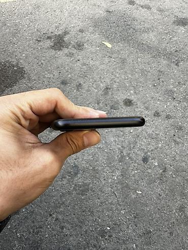 ayfon se 2020: IPhone SE 2020, Qara, Barmaq izi — 6