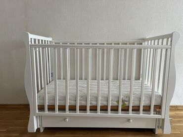 Oğlan və qız üçün, İşlənmiş, Dördbucaq, Beşik, Dəst ilə, Matras ilə, Yellənmə mexanizm ilə