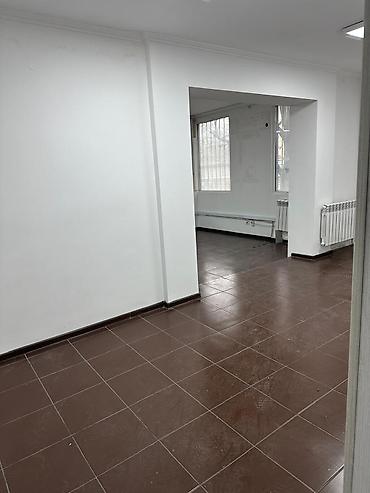 Аренда помещений свободного назначения: Сдаётся коммерческое помещение 130 м². Локация: - 4 микрорайон, дом — 14