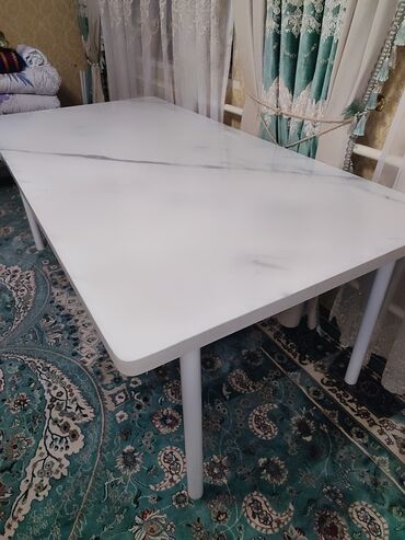 стол для занятий: Кухонный Стол, цвет - Белый, Новый