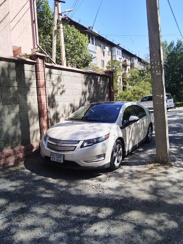 машина электирик: Chevrolet Volt: 2012 г., 1.4 л, Вариатор, Электромобиль, Седан
