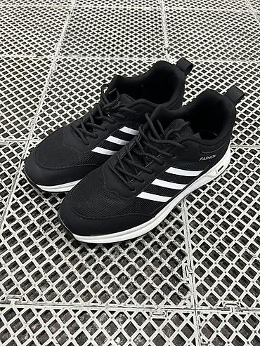 Kişi ayaqqabıları: Qara rəngdə idman ayaqqabısı - Üst hissə: nəfəs alan tor material və — 3