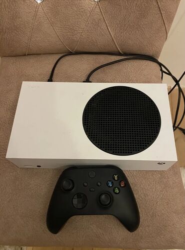 Opel: Xbox Series S satıram az işlenib Yanında 1 dənə orijinal joystick var