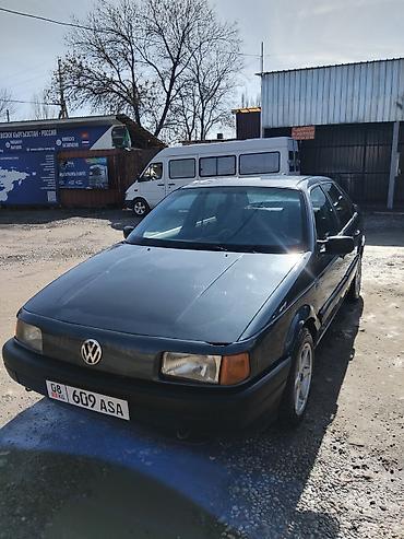 Volkswagen: Volkswagen Passat: 1988 г., 1.8 л, Механика, Бензин, Седан — 4