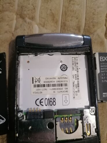 Motorola: Motorola preklopni telefon (RAZR serija) - Klasični preklopni dizajn — 7