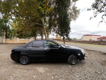 Iran Khodro: Iran Khodro : 1.7 l | 2022 il 145534 km Sedan — 7