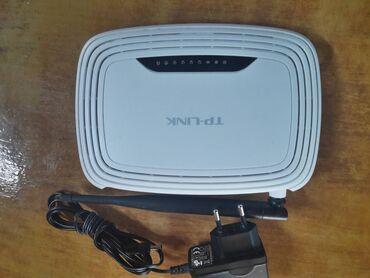 Računari, laptopovi i tableti: HARDWARE FEATURES Interface	4 10/100Mbps LAN Ports 1 10/100Mbps WAN