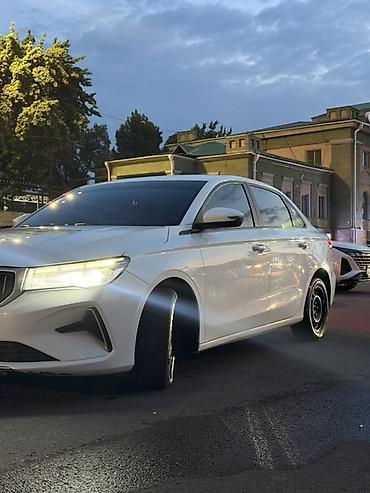 geely emgrand: Geely Emgrand: 2023 г., 1.6 л, Автомат, Бензин, Седан — 3