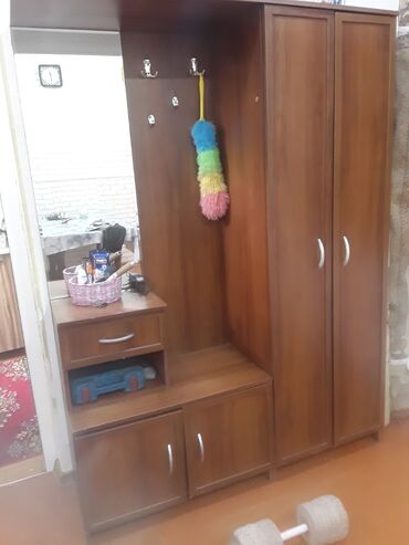 Açılan, 3 qapılı Düz dolab, Dəhliz dolabı