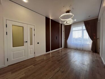 теплый дом: 1 бөлмө, 43 кв. м, Элитка, 10 кабат, Евроремонт