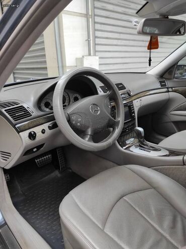 Mercedes-Benz: Mercedes-Benz E 200: 1.8 l. | 2004 έ. Λιμουζίνα — 4