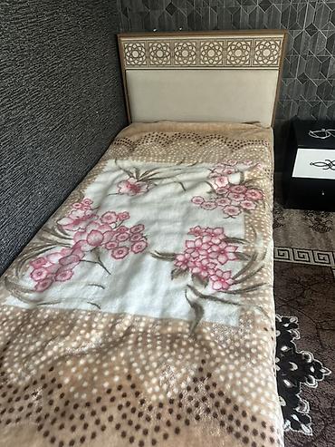 kravat taxt: İki dene çarpayıdır madeyradan alınıb birinin qiymeti 160azn dir — 2