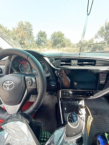 света диоты: Toyota Corolla: 2017 г., 1.8 л, Вариатор, Гибрид, Седан — 7