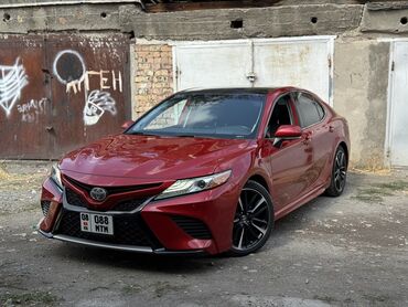 срочно продаю в связи с переездом: Toyota Camry: 2019 г., 2.5 л, Автомат, Бензин, Седан