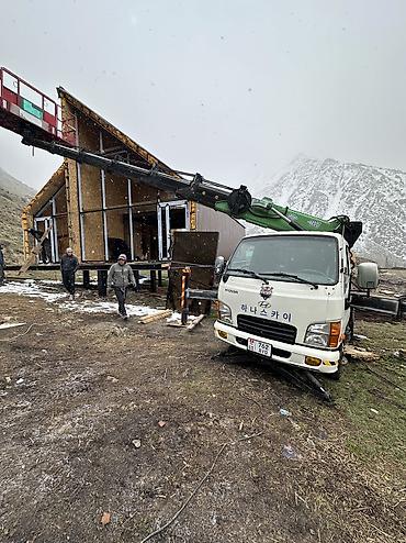 Услуги автокрана: Услуги автовышки, высота подъёма от 12м до 35м,люлька — 6