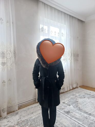 женские шерстяные кофты: Qadın üçün payız/qış palto - Rəng: qara - Model: beldən kəmərli