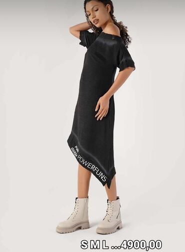 srebrna haljina kakve cipele: One size, color - Black, Oversize, Short sleeves