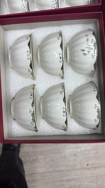 Наборы посуды: Чайные наборы из тонкого фарфора в подарочных боксах. Варианты: - — 3