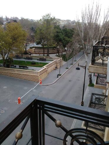 Uzunmüddətli kirayə mənzillər: İçərişəhər metrosuna 4 dəqiqə piyada məsafədə, Qubernator Bağının -da lalafo.az — 14 Uzunmüddətli kirayə mənzillər: İçərişəhər metrosuna 4 dəqiqə piyada məsafədə, Qubernator Bağının — 14