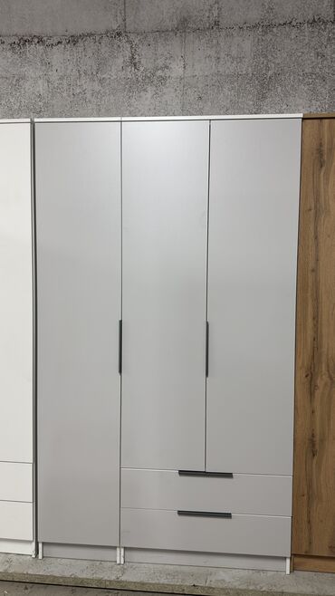 Шкафы для одежды: Качество на первом месте! Прослужит вам долгие годы! Трехдверный шкаф — 14