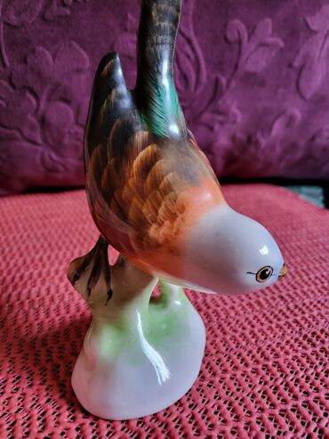 Ostali kućni dekor: Figura nova iz 60ih madjarski porcelan bodrogkereszturi. Visina — 4