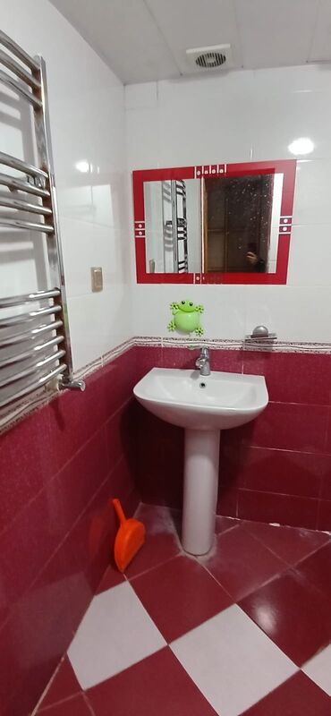 Uzunmüddətli kirayə mənzillər: Kirayə ev verilir! Xırdalanda 27-ci məhlədə . İstilik sistemi kombi — 8