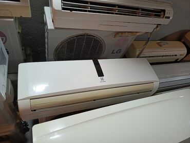 kondisioner deflektor: Kondisioner Electrolux, 85-90 kv. m, Split sistem