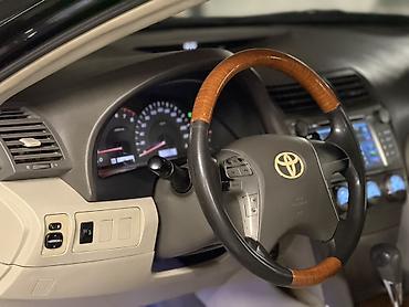 07 2010: Toyota Camry: 2.4 l | 2010 il Sedan — 4