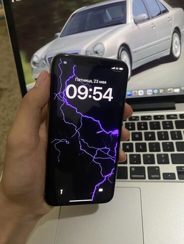 Apple iPhone: IPhone X, Б/у, 64 ГБ, Белый, Зарядное устройство, Защитное стекло, Чехол, 77 %